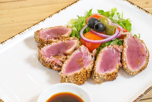 PalmBeach Tropical Restaurant | Santa Maria | Ilha do Sal | Capo Verde | <strong>Oceanic</strong> Tasting Menu | Sliced Marinated Amberjack and Pineapple<br>+ Tuna Tataki