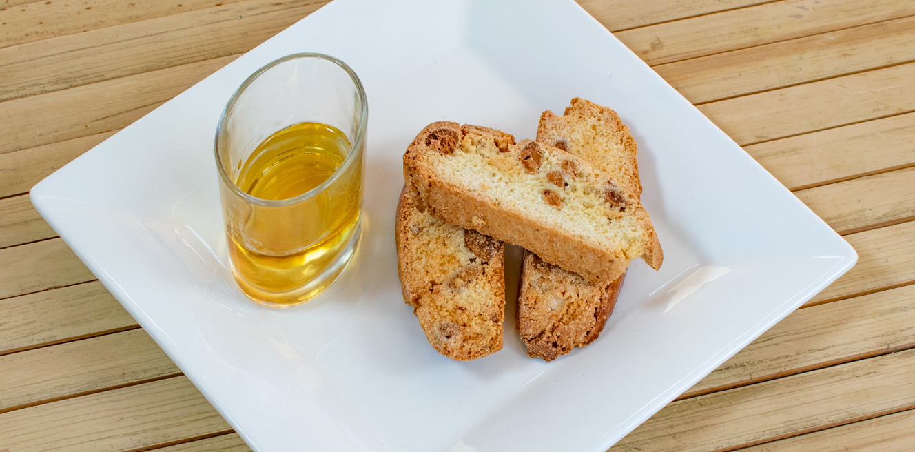 Palm Beach Tropical Restaurant Santa Maria Sal Cape Verde Cantucci e Vin Santo