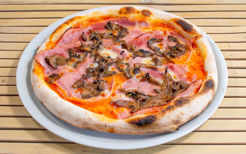 PalmBeach Tropical Restaurant | Prosciutto e Funghi | tomato, mozzarella, cooked ham, mushrooms