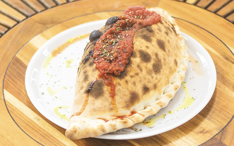 PalmBeach Tropical Restaurant | Farcito | tomato, mozzarella, cooked ham, mushrooms, artichokes